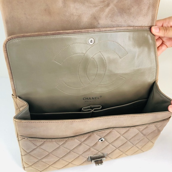 Chanel Reissue 2.55 Lambskin Iridescent 227 Bag - Picture 15 of 16